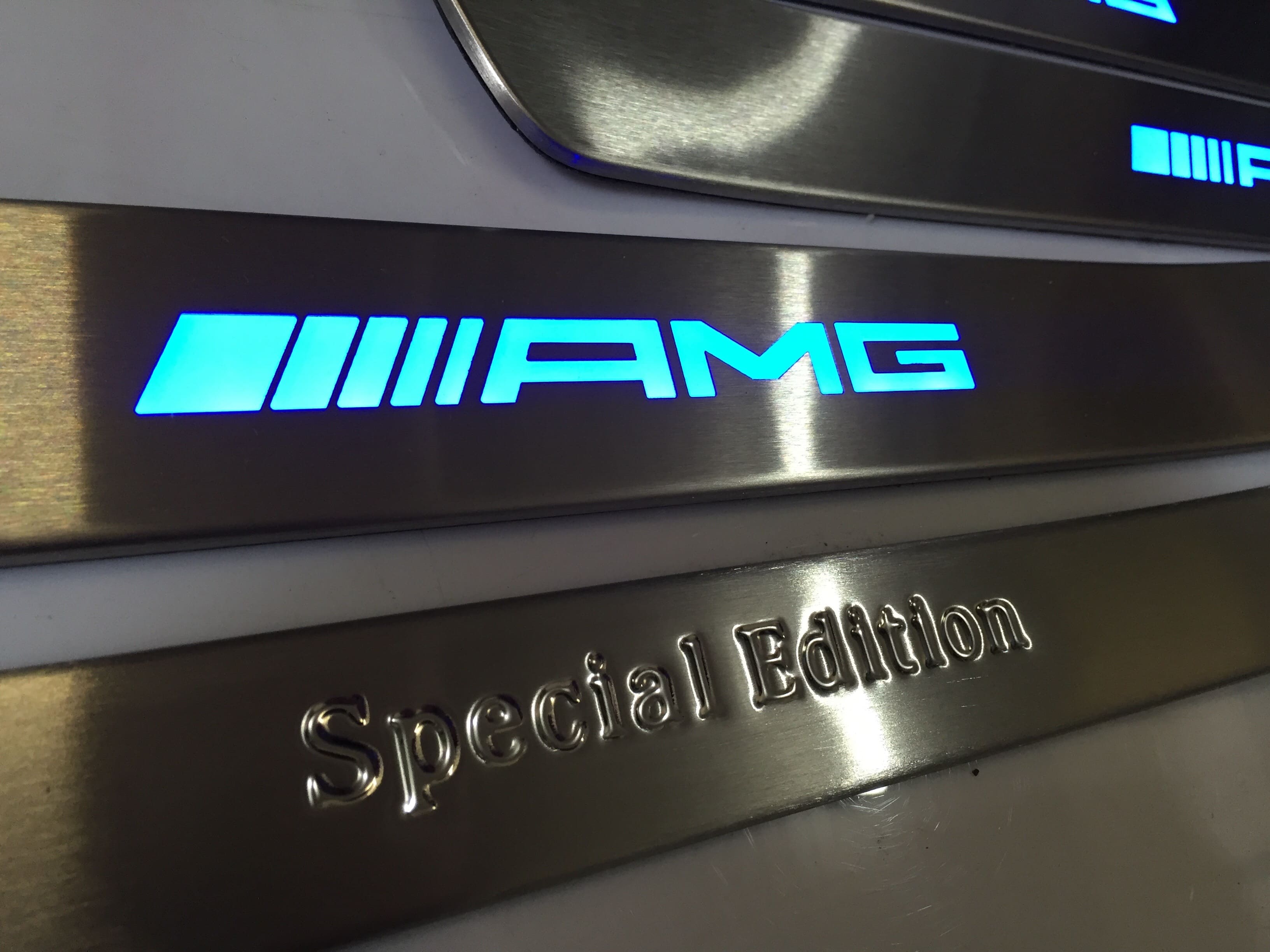 Nakładki na progi listwy srebrne Mercedes-Benz W222 2013-2020 S-klasa styl AMG 8 szt